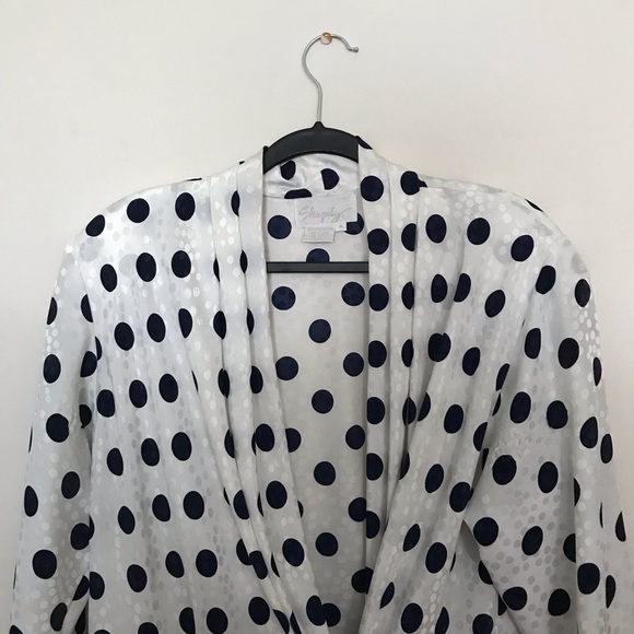 Shapely Polka Dot Open Front Blouse - Picture 3 of 5